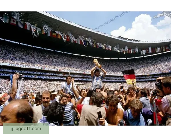 加拿大作为世界杯东道主多伦多揭幕战后迎来本土首秀引发球迷关注