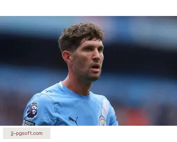 曼城官方宣布阿克续约至2028年锁定防线核心