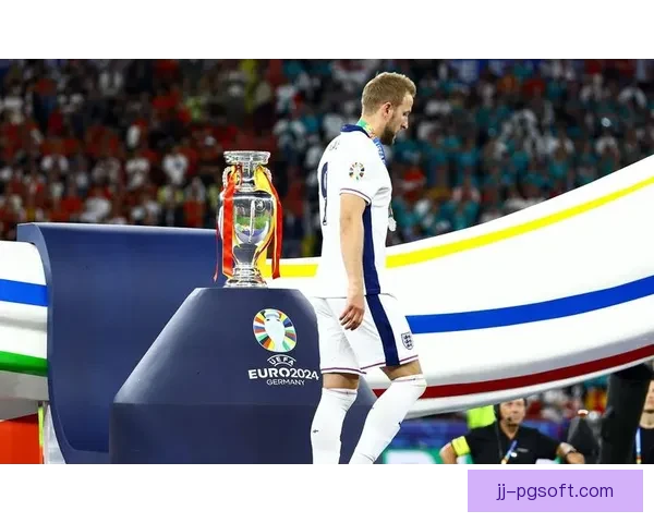 欧洲杯金靴三球六人平分群星闪耀赛场荣耀盛宴